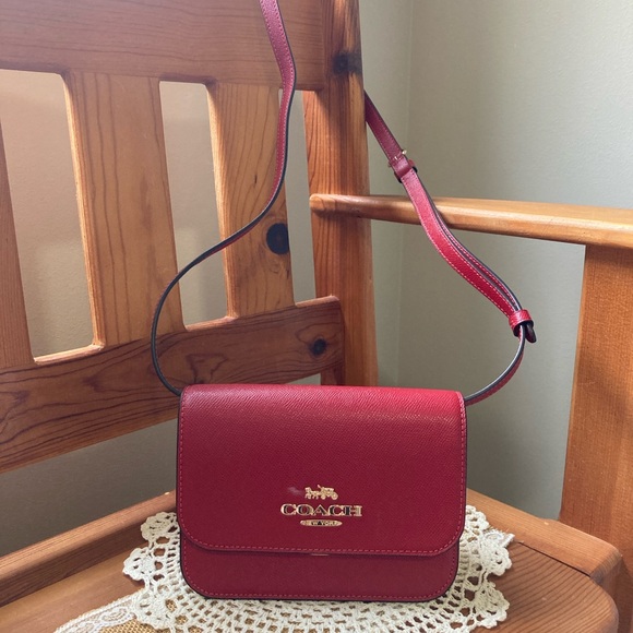 NWT Coach Brynn Crossgrain Leather Small Bag. Beautiful Red color. - Picture 1 of 10